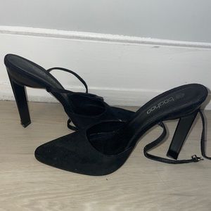 Boohoo Black Closed Toe Pumps